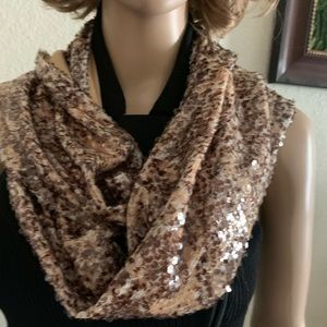 (INC) Woman’s scarf